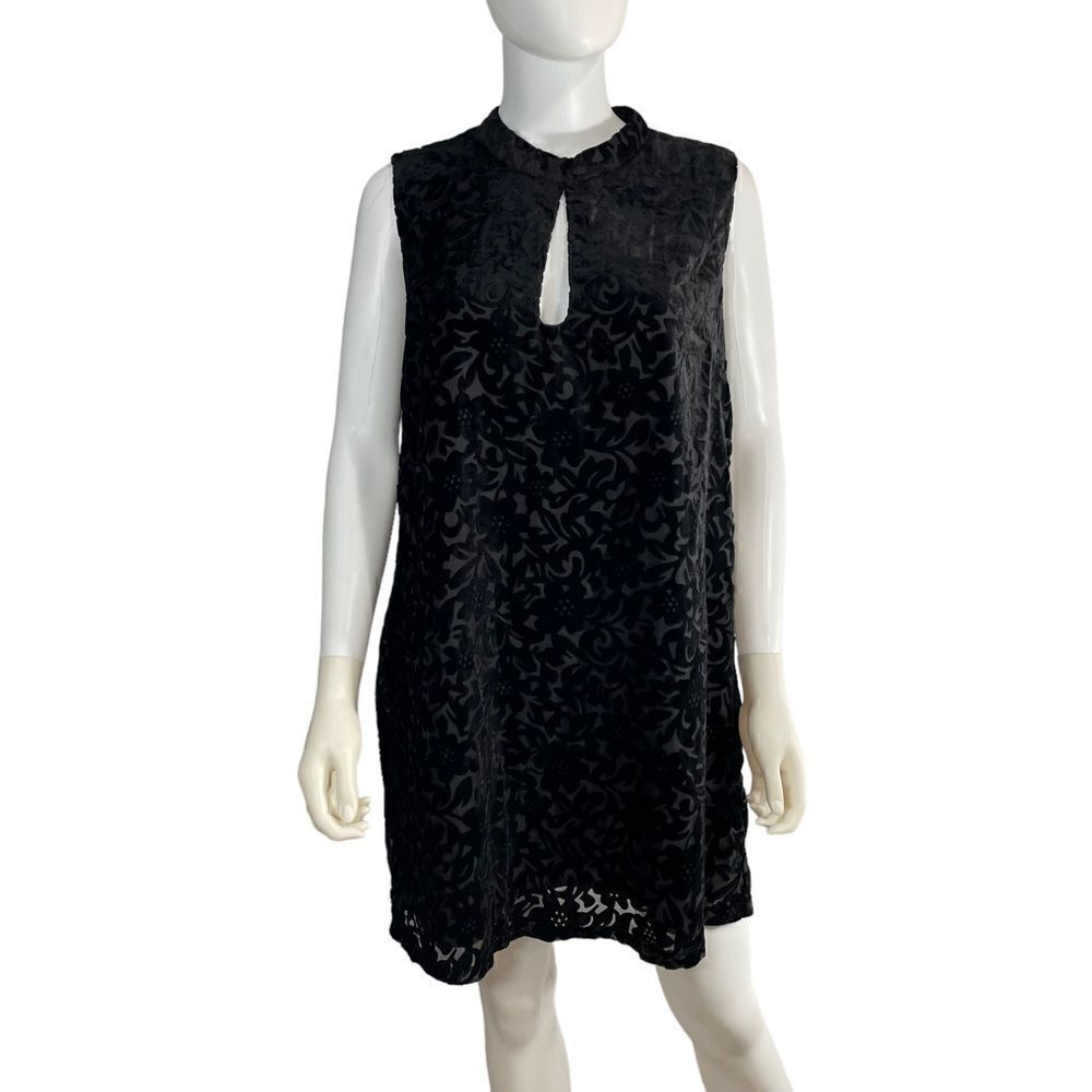 Cupcakes and Cashmere Black Velvet Shift Dress Medium
